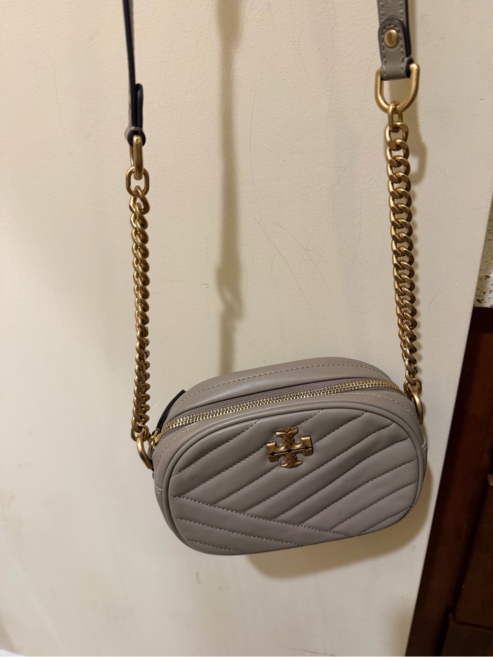 Tory Burch Kira Chevron Small Camera Bag - Picture 5 of 12